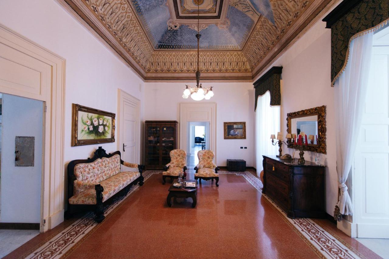 Palazzo Scarciglia Hotel Minervino di Lecce Exterior photo