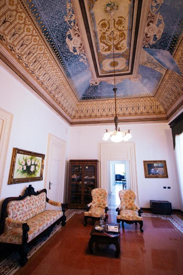 Palazzo Scarciglia Hotel Minervino di Lecce Exterior photo